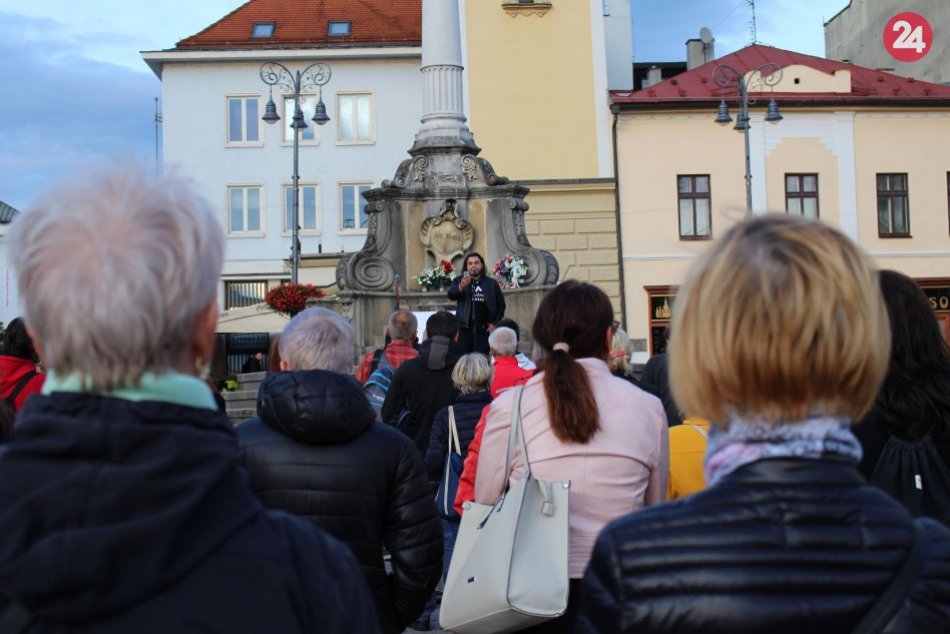 V OBRAZOCH: Za slušné Slovensko opäť vyšli ľudia na bystrické námestie